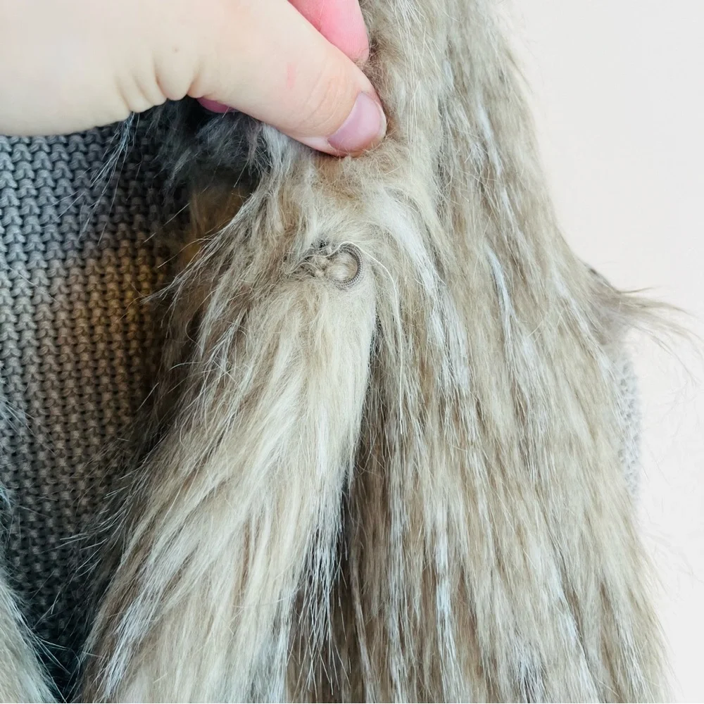 Sebby Collection Faux Fur Vest Women's XXL Tan Crochet Knit Cozy - Picture 6 of 10